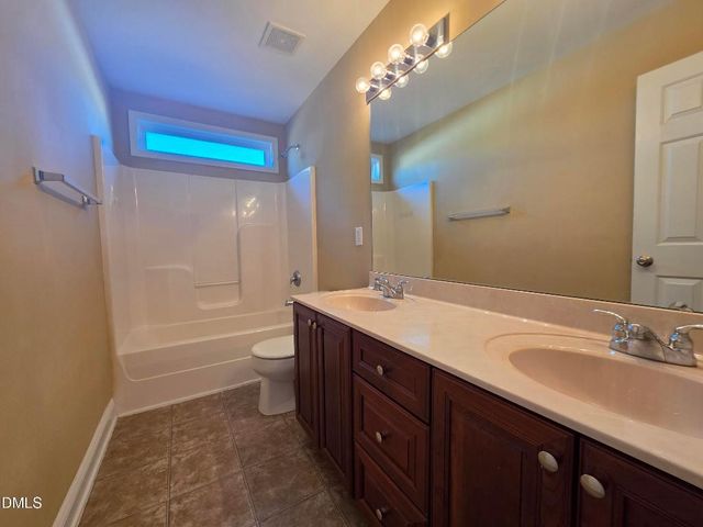 1008 Sarazen Drive, Clayton, NC 27527