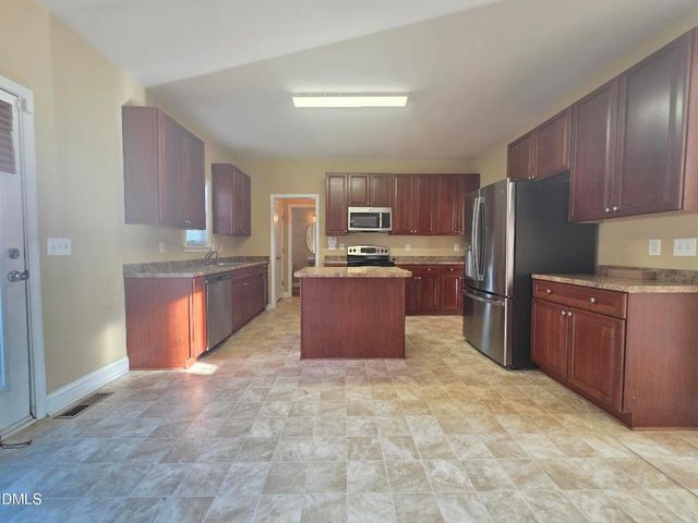 1008 Sarazen Drive, Clayton, NC 27527