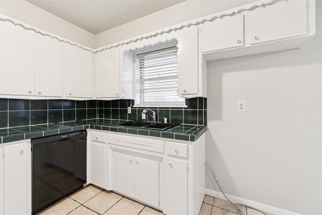 1 Glenda Drive, Yukon, OK 73099