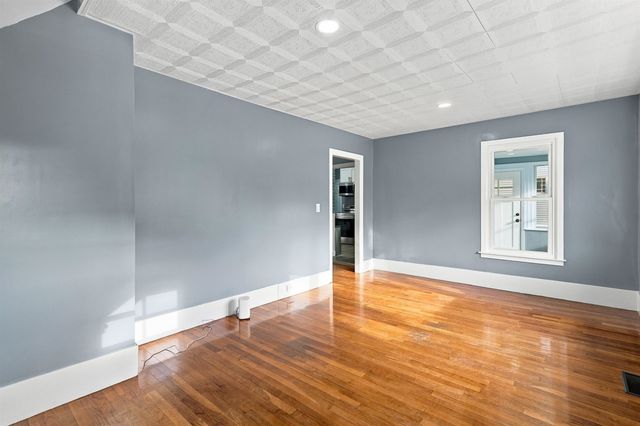 33 Prescott Street, Nashua, NH 03064