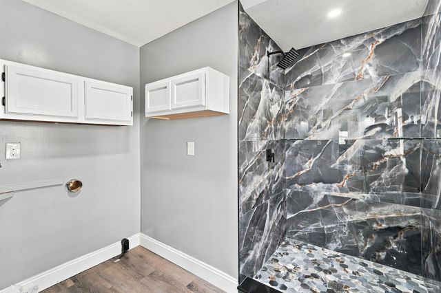 33 Prescott Street, Nashua, NH 03064