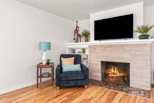 165 W Horizon Dr, Boise, ID 83702