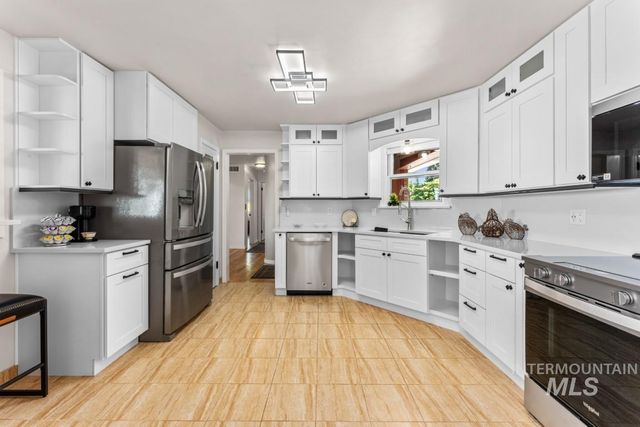 165 W Horizon Dr, Boise, ID 83702