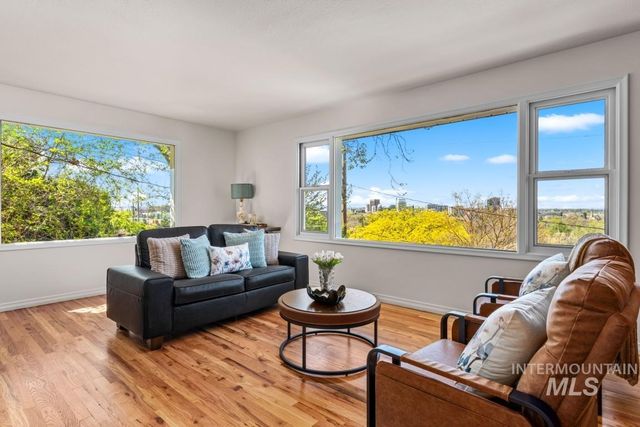 165 W Horizon Dr, Boise, ID 83702