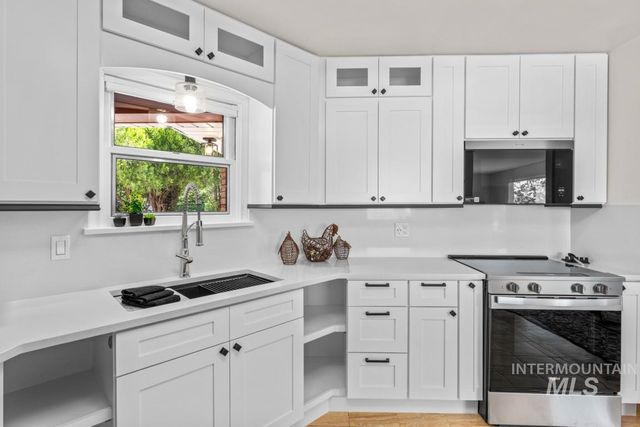 165 W Horizon Dr, Boise, ID 83702