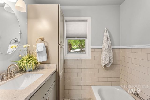 165 W Horizon Dr, Boise, ID 83702