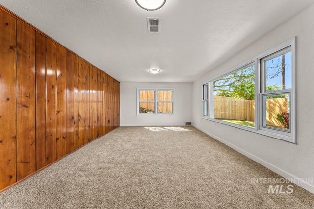165 W Horizon Dr, Boise, ID 83702