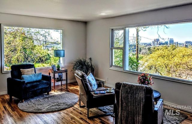 165 W Horizon Dr, Boise, ID 83702