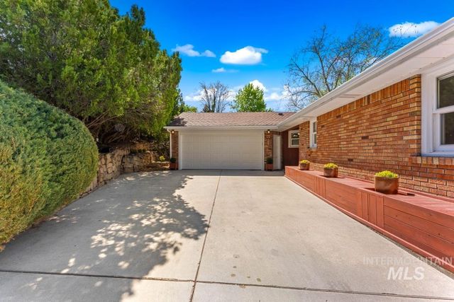 165 W Horizon Dr, Boise, ID 83702