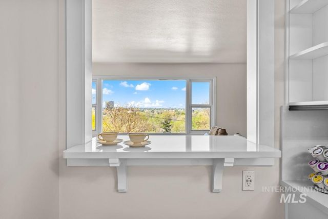 165 W Horizon Dr, Boise, ID 83702