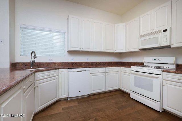 13575 N Holly Grape Drive, Marana, AZ 85658