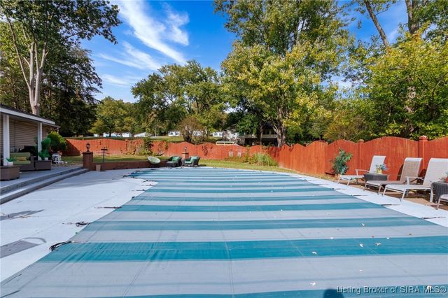 111 Trimingham Road, New Albany, IN 47150