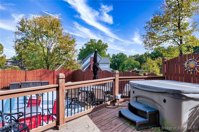 111 Trimingham Road, New Albany, IN 47150