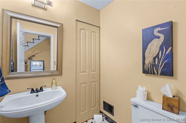 111 Trimingham Road, New Albany, IN 47150