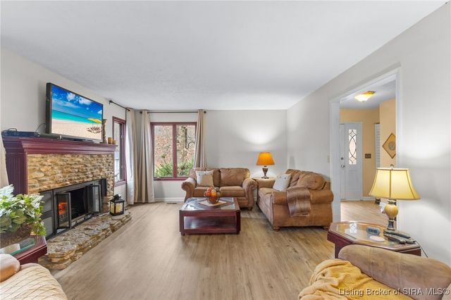 111 Trimingham Road, New Albany, IN 47150