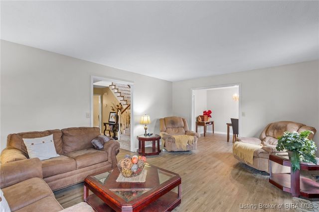 111 Trimingham Road, New Albany, IN 47150