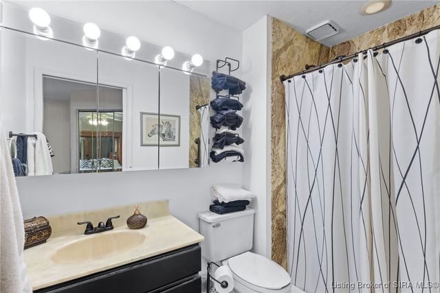 111 Trimingham Road, New Albany, IN 47150