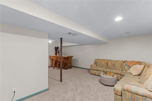 111 Trimingham Road, New Albany, IN 47150