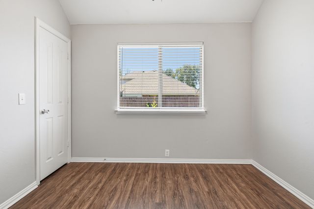 636 Brooks Street, Crowley, TX 76036
