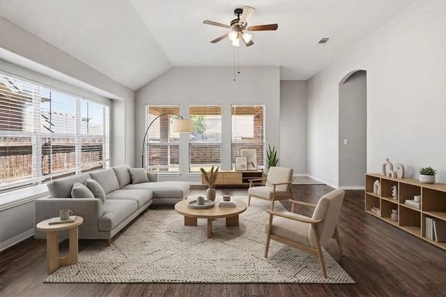 636 Brooks Street, Crowley, TX 76036