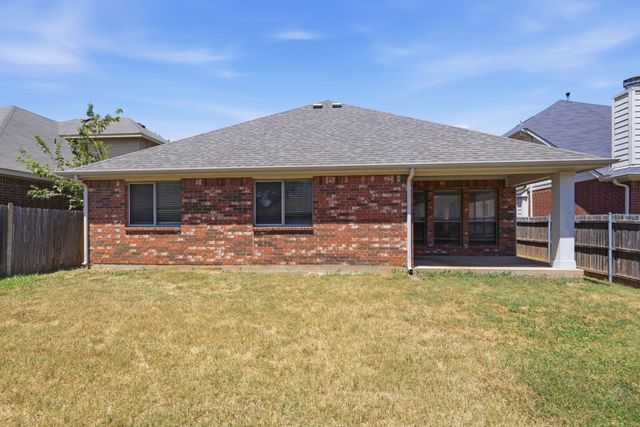 636 Brooks Street, Crowley, TX 76036