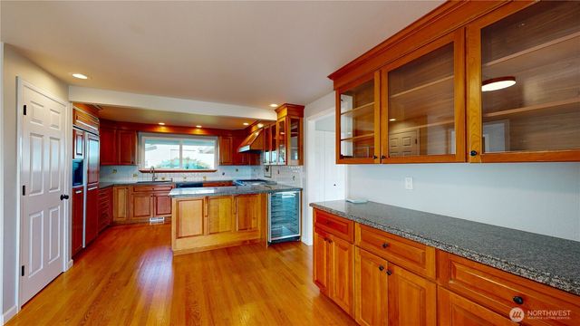 20115 SE 424th Street, Enumclaw, WA 98022