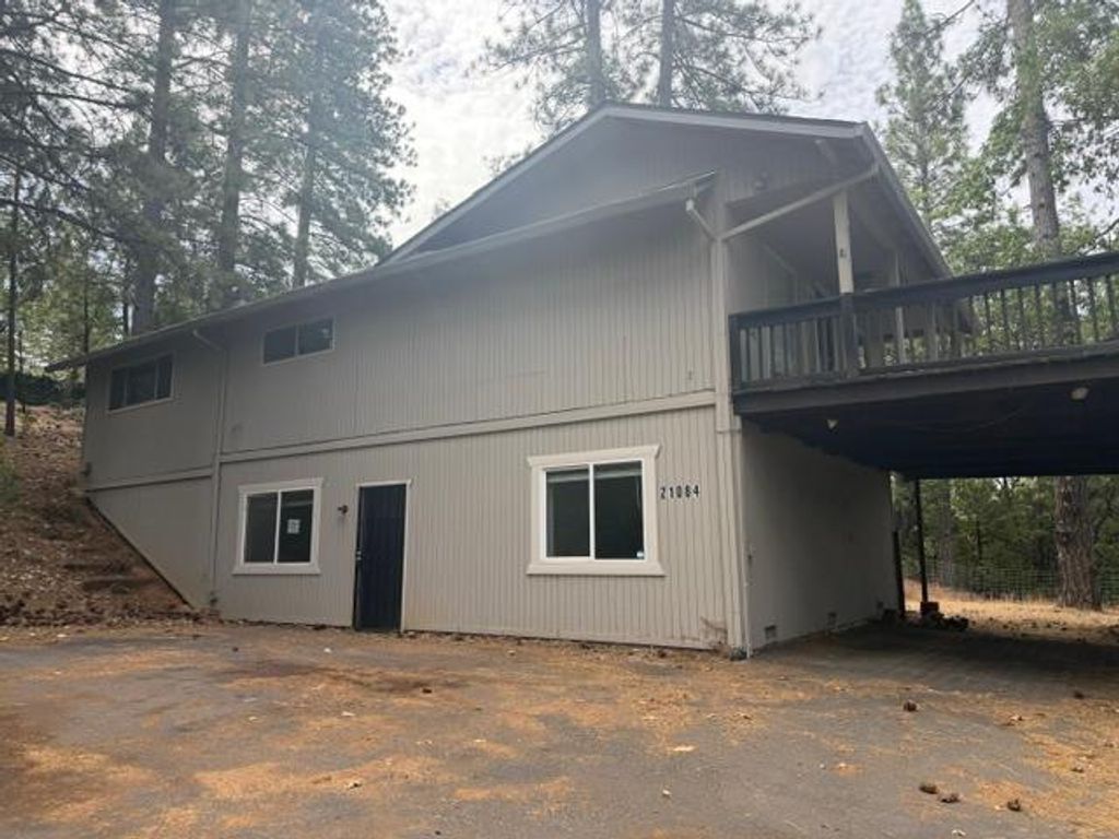 21084 Hilltop Rd, Pine Grove, CA 95665