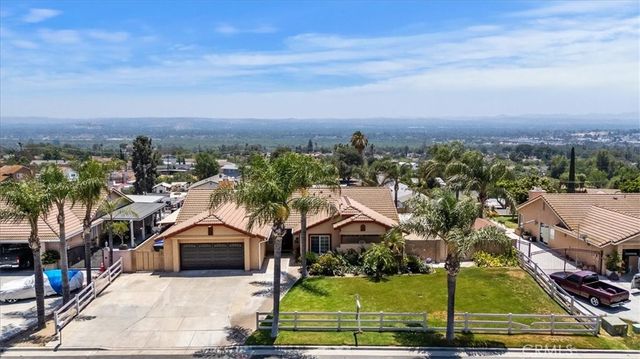 5608 Via Escalante, Jurupa Valley, CA 92509