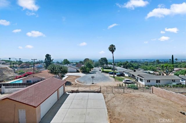 5608 Via Escalante, Jurupa Valley, CA 92509