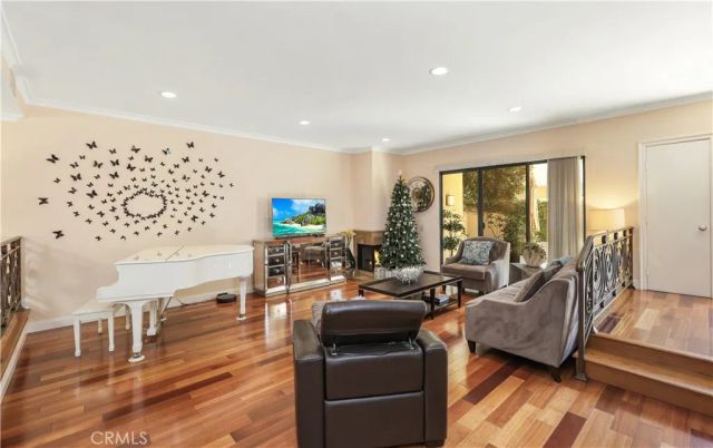 2235 Century Hill, Los Angeles, CA 90067