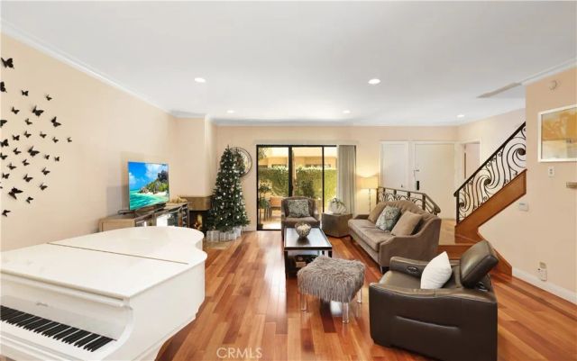 2235 Century Hill, Los Angeles, CA 90067