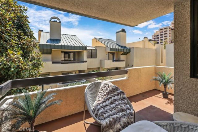 2235 Century Hill, Los Angeles, CA 90067