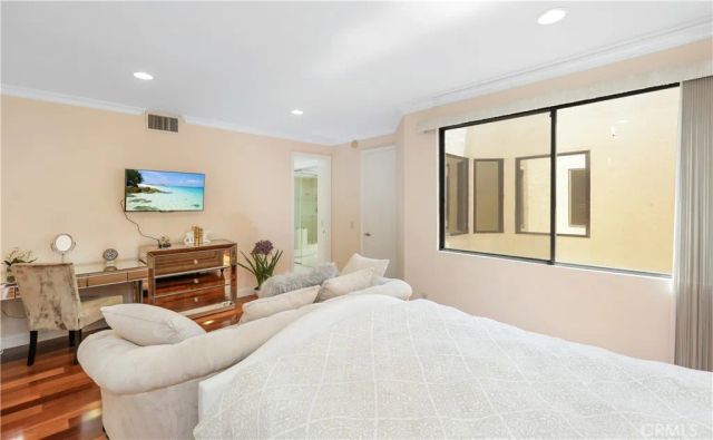 2235 Century Hill, Los Angeles, CA 90067