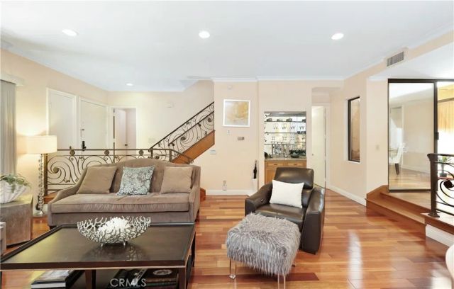 2235 Century Hill, Los Angeles, CA 90067
