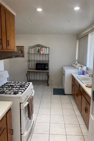 1658 W 109th Place, Los Angeles, CA 90047