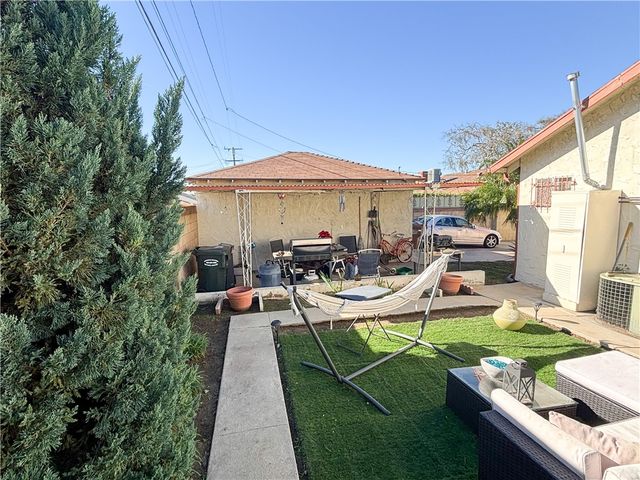 1658 W 109th Place, Los Angeles, CA 90047