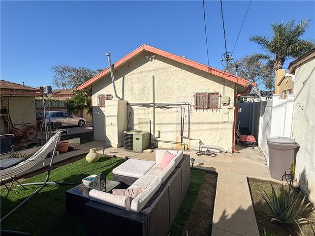 1658 W 109th Place, Los Angeles, CA 90047