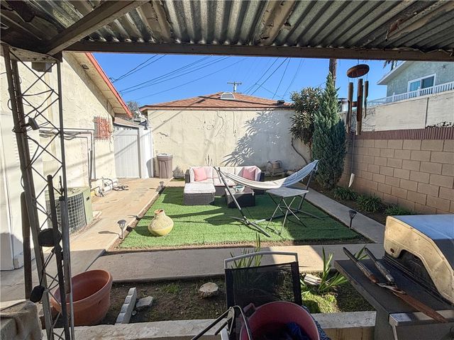 1658 W 109th Place, Los Angeles, CA 90047