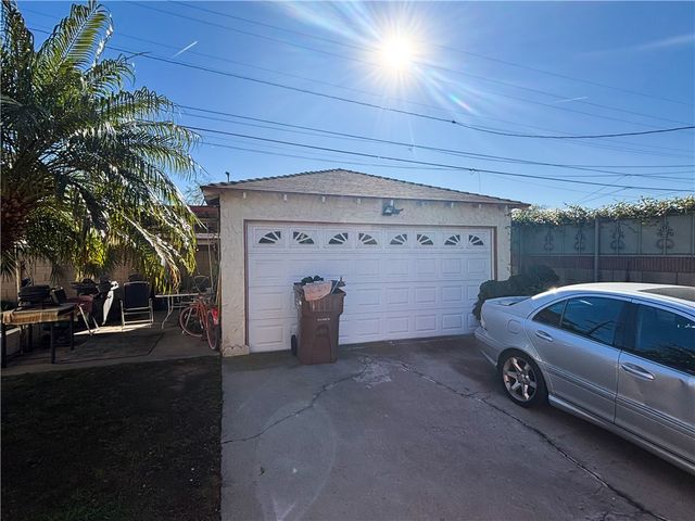 1658 W 109th Place, Los Angeles, CA 90047
