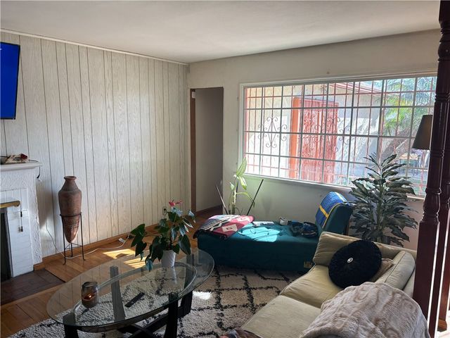 1658 W 109th Place, Los Angeles, CA 90047