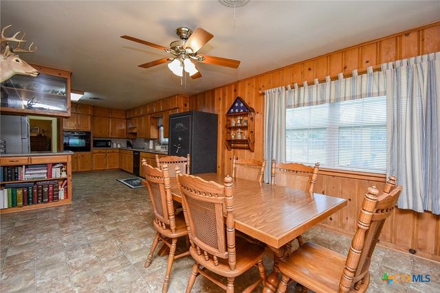 1510 Michael Street, El Campo, TX 77437