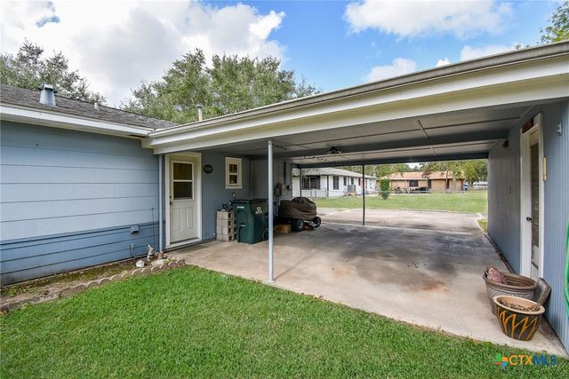 1510 Michael Street, El Campo, TX 77437