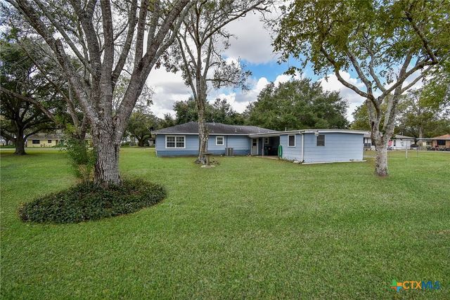 1510 Michael Street, El Campo, TX 77437