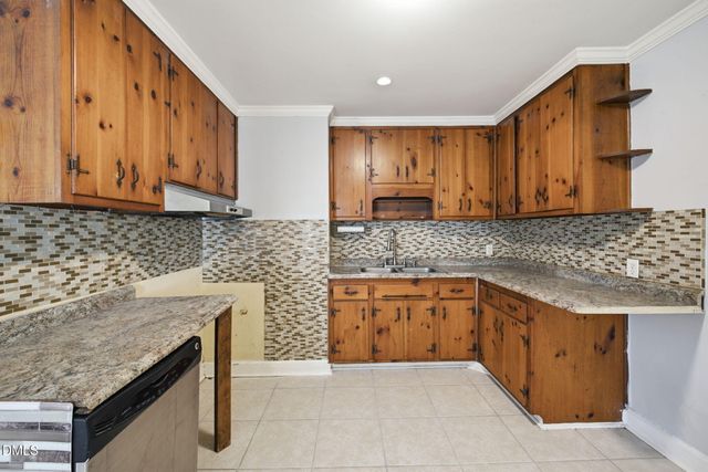 2716 Knowles Street, Raleigh, NC 27603