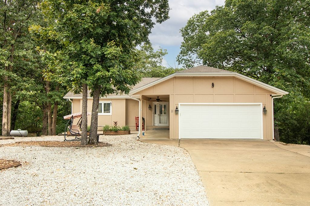 11 Halifax Lane, Bella Vista, AR 72714