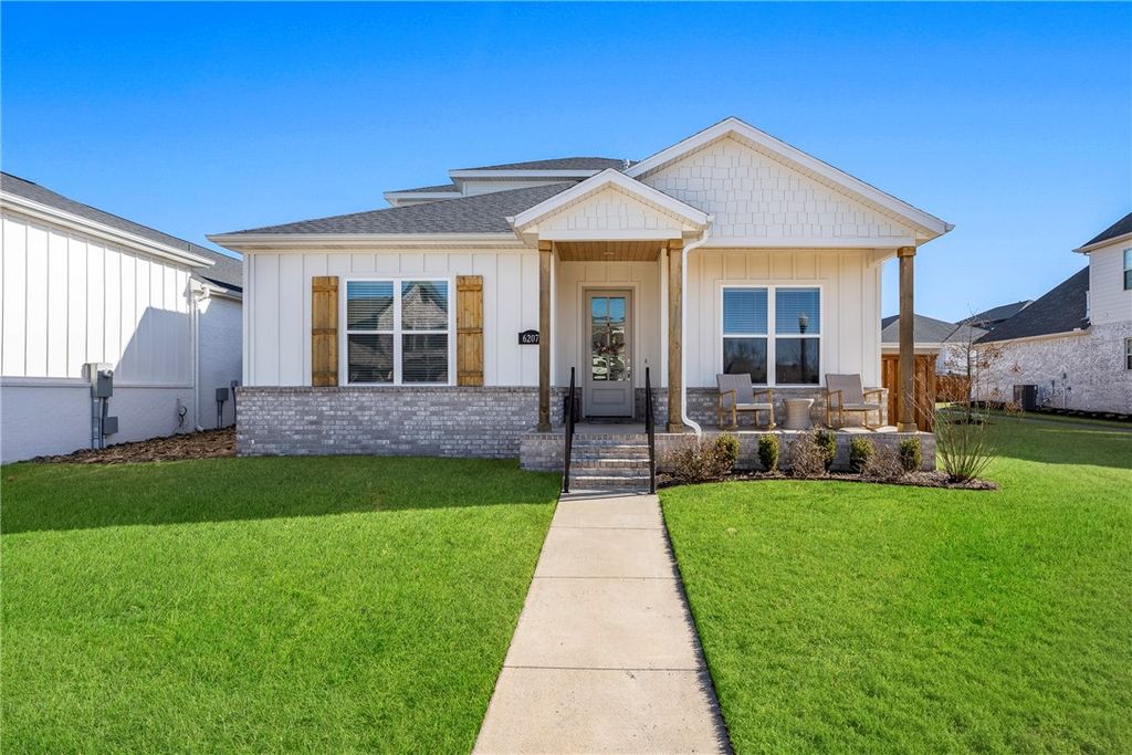 6207 SW Prism Path Street, Bentonville, AR 72713