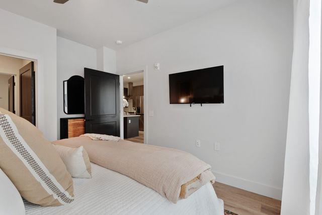 303 31st Ave N Apt 206, Nashville, TN 37203