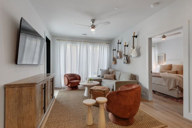 303 31st Ave N Apt 206, Nashville, TN 37203