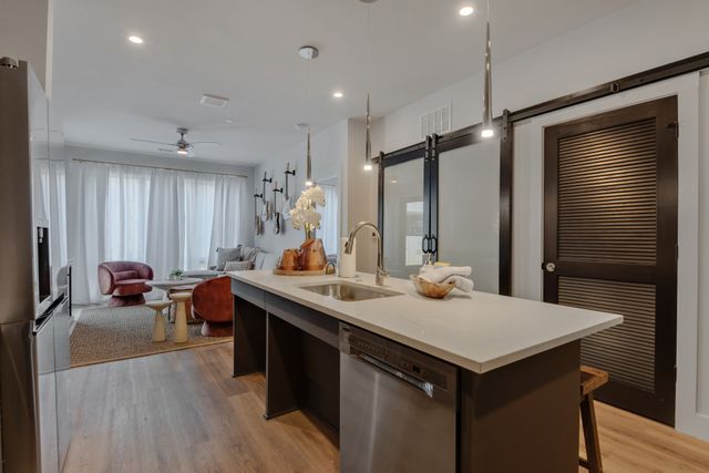 303 31st Ave N Apt 206, Nashville, TN 37203