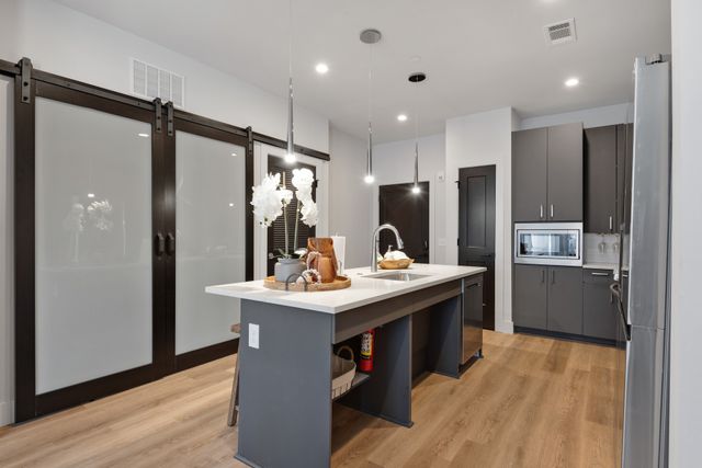 303 31st Ave N Apt 206, Nashville, TN 37203